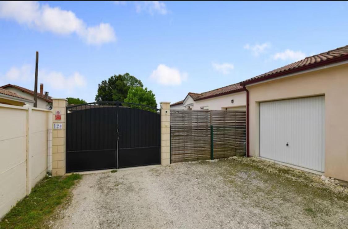Chambre Zen Saint-Medard-de-Guizieres Esterno foto